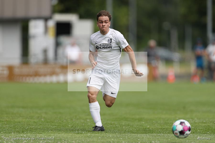Jari Heuchert, Sportgelaende in der Au, Karlstadt, 04.07.2021, Freundschaftsspiele, sport, action, Fussball, Deutschland, Juli 2021, Saison 2021/2022, Bezirksliga Unterfranken West, Bayernliga Nord, ASV Rimpar, TSV Karlburg - Bild-ID: 2297096