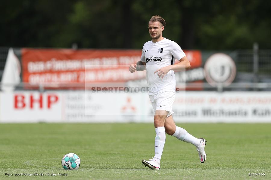 Marvin Schramm, Sportgelaende in der Au, Karlstadt, 04.07.2021, Freundschaftsspiele, sport, action, Fussball, Deutschland, Juli 2021, Saison 2021/2022, Bezirksliga Unterfranken West, Bayernliga Nord, ASV Rimpar, TSV Karlburg - Bild-ID: 2297099