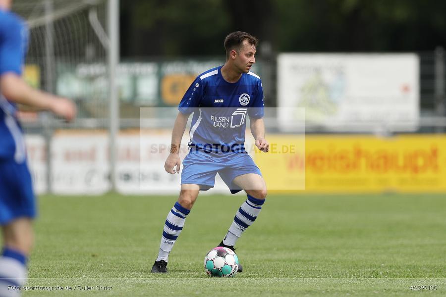 Michael Winkler, Sportgelaende in der Au, Karlstadt, 04.07.2021, Freundschaftsspiele, sport, action, Fussball, Deutschland, Juli 2021, Saison 2021/2022, Bezirksliga Unterfranken West, Bayernliga Nord, ASV Rimpar, TSV Karlburg - Bild-ID: 2297100