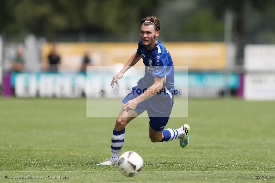 Moritz Fischer, Sportgelaende in der Au, Karlstadt, 04.07.2021, Freundschaftsspiele, sport, action, Fussball, Deutschland, Juli 2021, Saison 2021/2022, Bezirksliga Unterfranken West, Bayernliga Nord, ASV Rimpar, TSV Karlburg - Bild-ID: 2297134