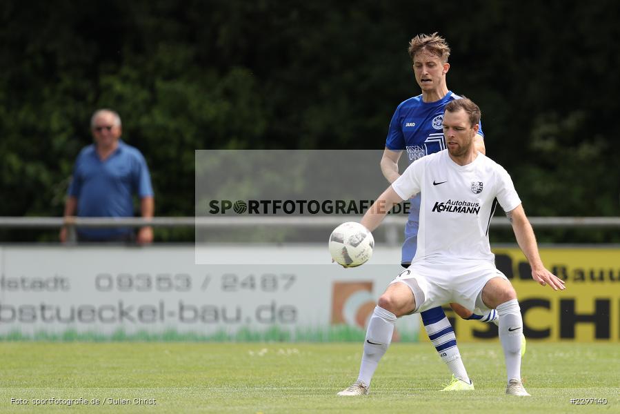 Marcel Böhm, Maurice Kübert, Sportgelaende in der Au, Karlstadt, 04.07.2021, Freundschaftsspiele, sport, action, Fussball, Deutschland, Juli 2021, Saison 2021/2022, Bezirksliga Unterfranken West, Bayernliga Nord, ASV Rimpar, TSV Karlburg - Bild-ID: 2297140