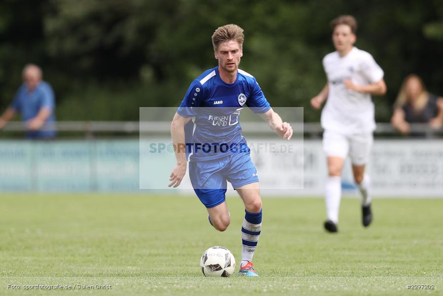 Hendrik Fragmeier, Sportgelaende in der Au, Karlstadt, 04.07.2021, Freundschaftsspiele, sport, action, Fussball, Deutschland, Juli 2021, Saison 2021/2022, Bezirksliga Unterfranken West, Bayernliga Nord, ASV Rimpar, TSV Karlburg - Bild-ID: 2297202