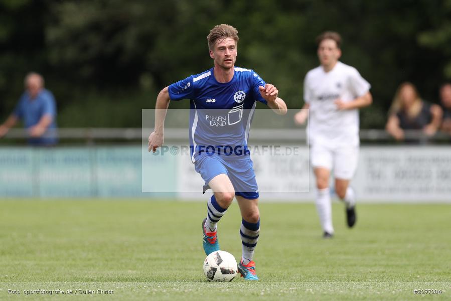 Hendrik Fragmeier, Sportgelaende in der Au, Karlstadt, 04.07.2021, Freundschaftsspiele, sport, action, Fussball, Deutschland, Juli 2021, Saison 2021/2022, Bezirksliga Unterfranken West, Bayernliga Nord, ASV Rimpar, TSV Karlburg - Bild-ID: 2297204