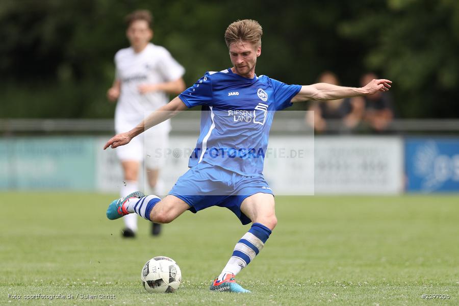 Hendrik Fragmeier, Sportgelaende in der Au, Karlstadt, 04.07.2021, Freundschaftsspiele, sport, action, Fussball, Deutschland, Juli 2021, Saison 2021/2022, Bezirksliga Unterfranken West, Bayernliga Nord, ASV Rimpar, TSV Karlburg - Bild-ID: 2297206