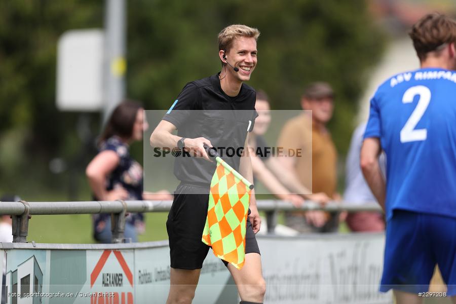 Assistent, Schiedsrichter, Hannes Hemrich, Sportgelaende in der Au, Karlstadt, 04.07.2021, Freundschaftsspiele, sport, action, Fussball, Deutschland, Juli 2021, Saison 2021/2022, Bezirksliga Unterfranken West, Bayernliga Nord, ASV Rimpar, TSV Karlburg - Bild-ID: 2297208