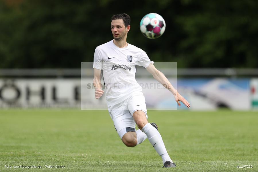 Cedric Fenske, Sportgelaende in der Au, Karlstadt, 04.07.2021, Freundschaftsspiele, sport, action, Fussball, Deutschland, Juli 2021, Saison 2021/2022, Bezirksliga Unterfranken West, Bayernliga Nord, ASV Rimpar, TSV Karlburg - Bild-ID: 2297220