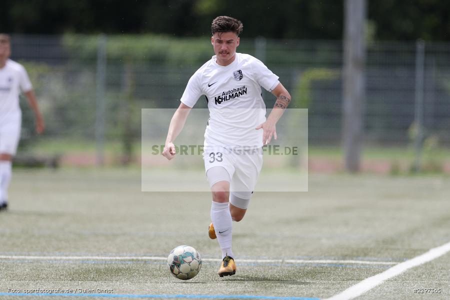 Pascal Jeni, Städtisches Sportzentrum, Alzenau in Unterfranken, 11.07.2021, sport, action, Fussball, Deutschland, Testspiel, Freundschaftsspiele, Juli 2021, Saison 2021/2022, Bayernliga, Hessenliga, TSV Karlburg, FC Bayern Alzenau - Bild-ID: 2297365