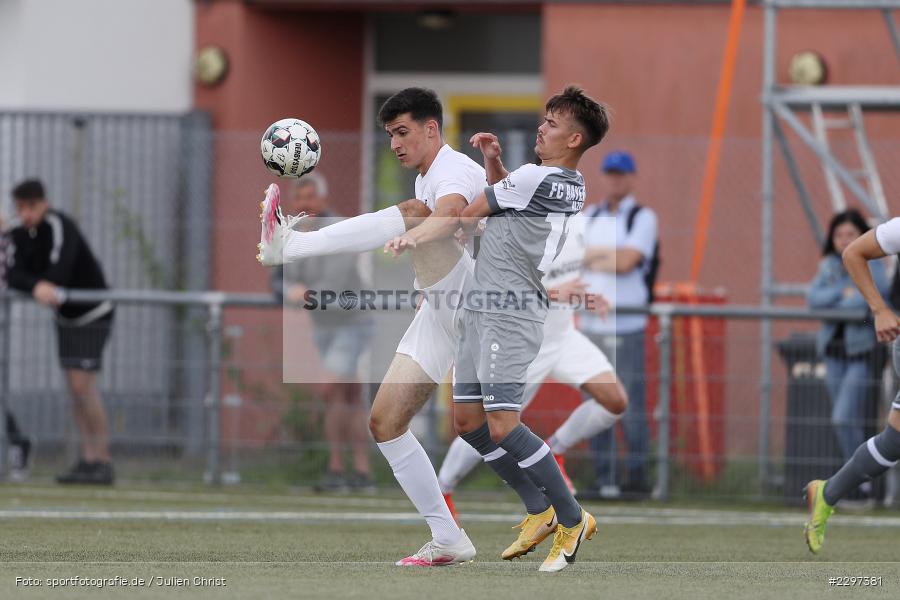 Jonas Kummer, Max Lambrecht, Städtisches Sportzentrum, Alzenau in Unterfranken, 11.07.2021, sport, action, Fussball, Deutschland, Testspiel, Freundschaftsspiele, Juli 2021, Saison 2021/2022, Bayernliga, Hessenliga, TSV Karlburg, FC Bayern Alzenau - Bild-ID: 2297381
