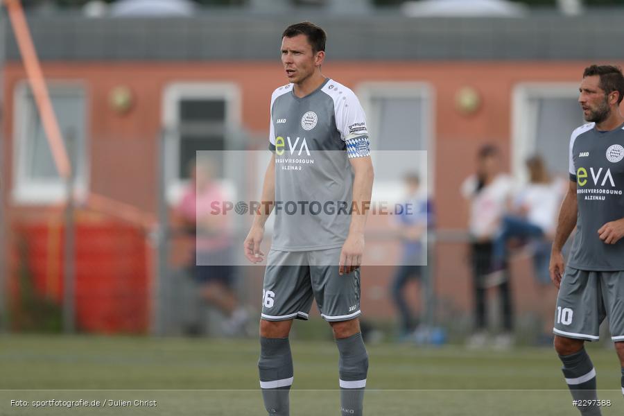 Peter Sprung, Marcel Andreas Wilke, Städtisches Sportzentrum, Alzenau in Unterfranken, 11.07.2021, sport, action, Fussball, Deutschland, Testspiel, Freundschaftsspiele, Juli 2021, Saison 2021/2022, Bayernliga, Hessenliga, TSV Karlburg, FC Bayern Alzenau - Bild-ID: 2297388