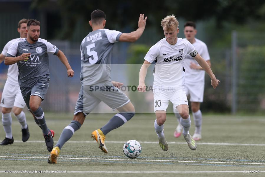 Philipp Topic, Marco Kunzmann, Städtisches Sportzentrum, Alzenau in Unterfranken, 11.07.2021, sport, action, Fussball, Deutschland, Testspiel, Freundschaftsspiele, Juli 2021, Saison 2021/2022, Bayernliga, Hessenliga, TSV Karlburg, FC Bayern Alzenau - Bild-ID: 2297394