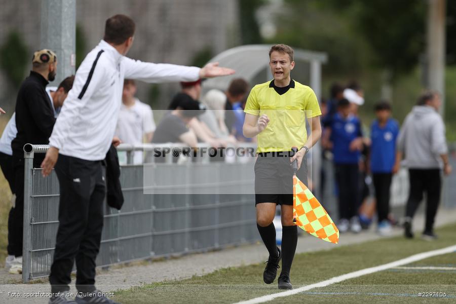 Dialog, Schiedsrichter, Olaf Kehne, Städtisches Sportzentrum, Alzenau in Unterfranken, 11.07.2021, sport, action, Fussball, Deutschland, Testspiel, Freundschaftsspiele, Juli 2021, Saison 2021/2022, Bayernliga, Hessenliga, TSV Karlburg, FC Bayern Alzenau - Bild-ID: 2297406