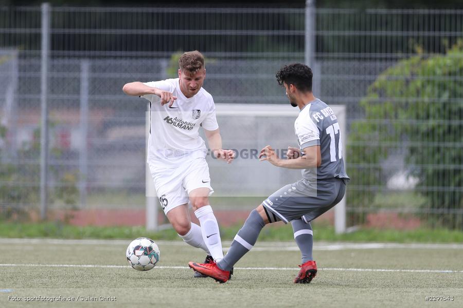 Antonio Tyrokomos, Julian Meyer, Städtisches Sportzentrum, Alzenau in Unterfranken, 11.07.2021, sport, action, Fussball, Deutschland, Testspiel, Freundschaftsspiele, Juli 2021, Saison 2021/2022, Bayernliga, Hessenliga, TSV Karlburg, FC Bayern Alzenau - Bild-ID: 2297643