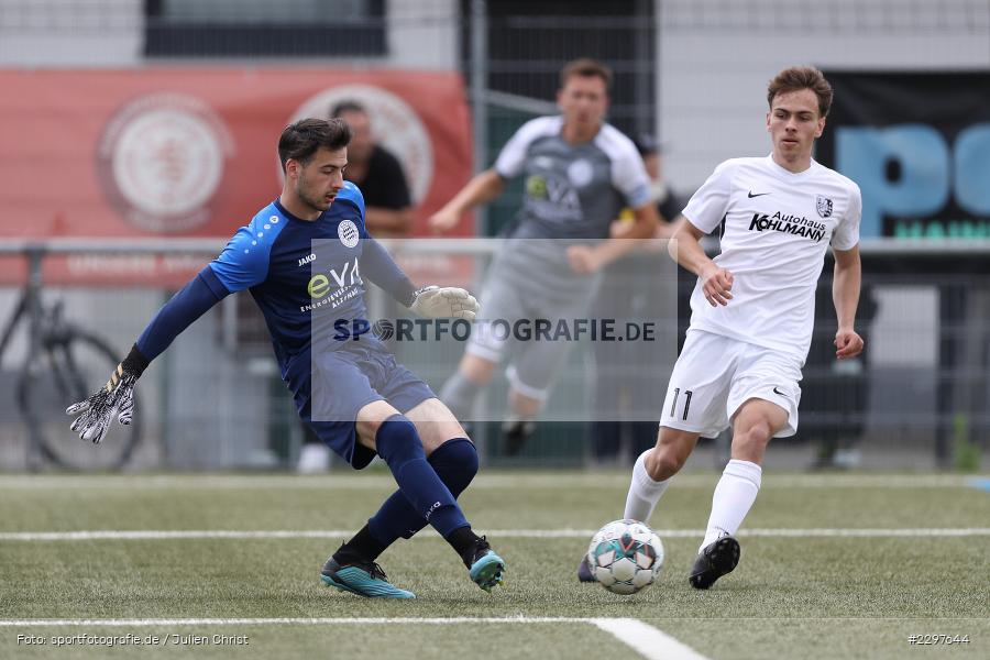 Jari Heuchert, Pascal Cedric Maier, Städtisches Sportzentrum, Alzenau in Unterfranken, 11.07.2021, sport, action, Fussball, Deutschland, Testspiel, Freundschaftsspiele, Juli 2021, Saison 2021/2022, Bayernliga, Hessenliga, TSV Karlburg, FC Bayern Alzenau - Bild-ID: 2297644