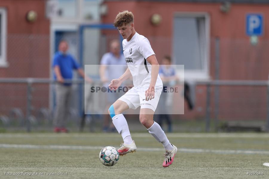 Adrian Winter, Städtisches Sportzentrum, Alzenau in Unterfranken, 11.07.2021, sport, action, Fussball, Deutschland, Testspiel, Freundschaftsspiele, Juli 2021, Saison 2021/2022, Bayernliga, Hessenliga, TSV Karlburg, FC Bayern Alzenau - Bild-ID: 2297648