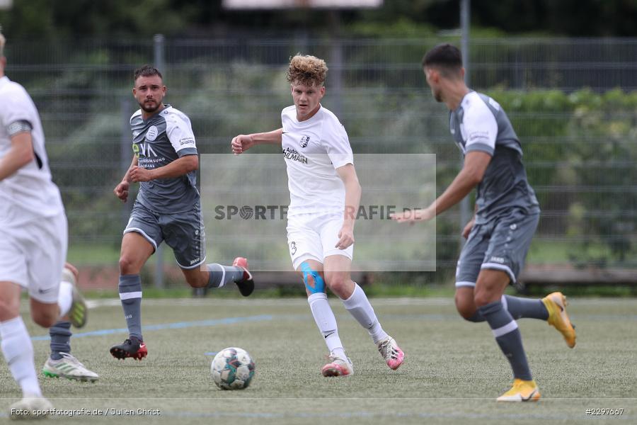 Adrian Winter, Städtisches Sportzentrum, Alzenau in Unterfranken, 11.07.2021, sport, action, Fussball, Deutschland, Testspiel, Freundschaftsspiele, Juli 2021, Saison 2021/2022, Bayernliga, Hessenliga, TSV Karlburg, FC Bayern Alzenau - Bild-ID: 2297667