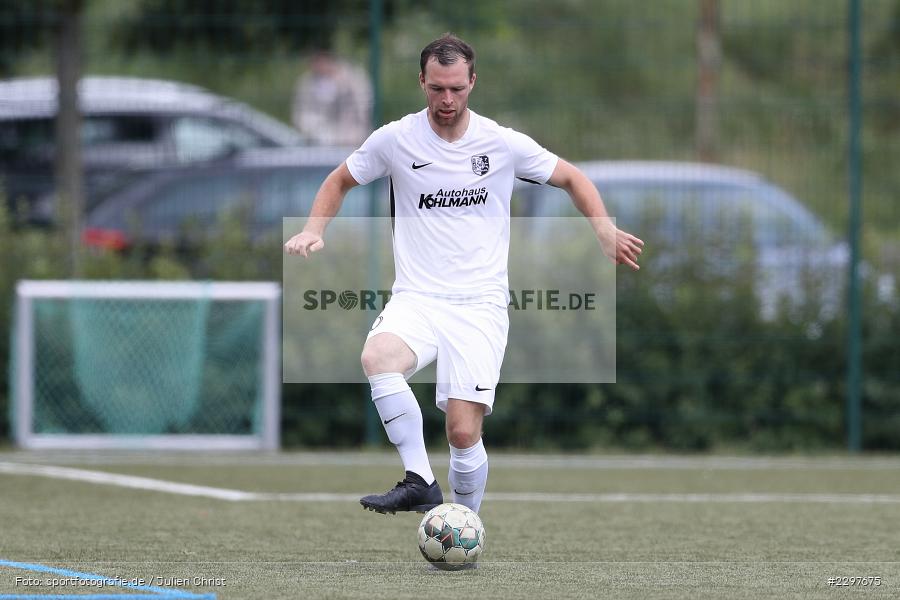 Maurice Kübert, Städtisches Sportzentrum, Alzenau in Unterfranken, 11.07.2021, sport, action, Fussball, Deutschland, Testspiel, Freundschaftsspiele, Juli 2021, Saison 2021/2022, Bayernliga, Hessenliga, TSV Karlburg, FC Bayern Alzenau - Bild-ID: 2297675