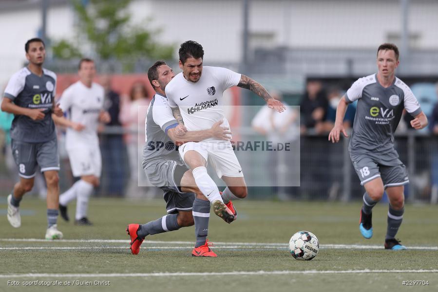 Peter Sprung, Steffen Bachmann, Städtisches Sportzentrum, Alzenau in Unterfranken, 11.07.2021, sport, action, Fussball, Deutschland, Testspiel, Freundschaftsspiele, Juli 2021, Saison 2021/2022, Bayernliga, Hessenliga, TSV Karlburg, FC Bayern Alzenau - Bild-ID: 2297704 Peter Sprung, Steffen Bachmann, Städtisches Sportzentrum, Alzenau in Unterfranken, 11.07.2021, sport, action, Fussball, Deutschland, Testspiel, Freundschaftsspiele, Juli 2021, Saison 2021/2022, Bayernliga, Hessenliga, TSV Karlburg, FC Bayern Alzenau - Bild-ID: 2297704