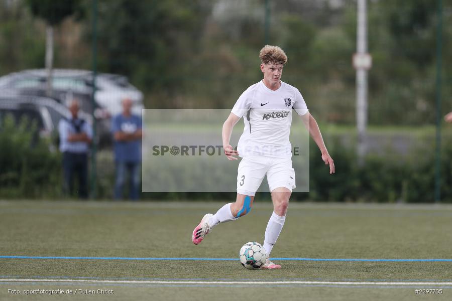 Adrian Winter, Städtisches Sportzentrum, Alzenau in Unterfranken, 11.07.2021, sport, action, Fussball, Deutschland, Testspiel, Freundschaftsspiele, Juli 2021, Saison 2021/2022, Bayernliga, Hessenliga, TSV Karlburg, FC Bayern Alzenau - Bild-ID: 2297705 Adrian Winter, Städtisches Sportzentrum, Alzenau in Unterfranken, 11.07.2021, sport, action, Fussball, Deutschland, Testspiel, Freundschaftsspiele, Juli 2021, Saison 2021/2022, Bayernliga, Hessenliga, TSV Karlburg, FC Bayern Alzenau - Bild-ID: 2297705