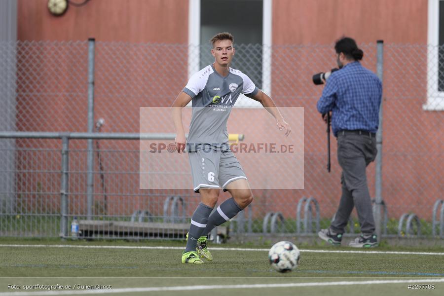 Luca Bergmann, Städtisches Sportzentrum, Alzenau in Unterfranken, 11.07.2021, sport, action, Fussball, Deutschland, Testspiel, Freundschaftsspiele, Juli 2021, Saison 2021/2022, Bayernliga, Hessenliga, TSV Karlburg, FC Bayern Alzenau - Bild-ID: 2297708