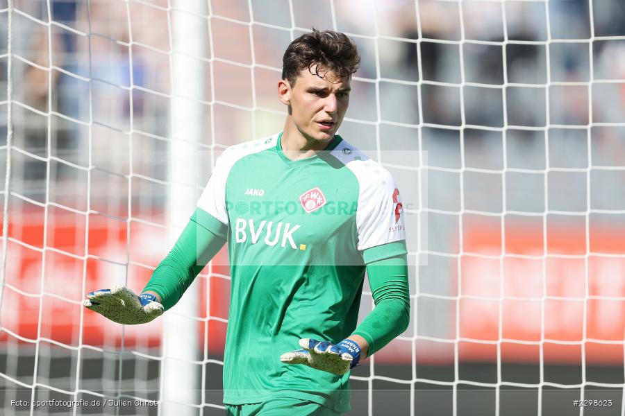 Hände, Arme, gestikuliert, Marc Richter, FLYERALARM Arena, Würzburg, 14.07.2021, DFL, Freundschaftsspiele, sport, action, Fussball, Deutschland, Juli 2021, Saison 2021/2022, SGF, FWK, Bundesliga, 3. Liga, SpVgg Greuther Fürth, FC Würzburger Kickers - Bild-ID: 2298623 Hände, Arme, gestikuliert, Marc Richter, FLYERALARM Arena, Würzburg, 14.07.2021, DFL, Freundschaftsspiele, sport, action, Fussball, Deutschland, Juli 2021, Saison 2021/2022, SGF, FWK, Bundesliga, 3. Liga, SpVgg Greuther Fürth, FC Würzburger Kickers - Bild-ID: 2298623