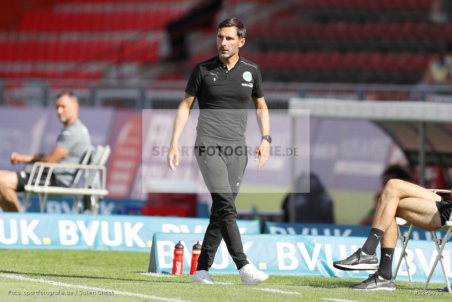 Stefan Leitl, FLYERALARM Arena, Würzburg, 14.07.2021, DFL, Freundschaftsspiele, sport, action, Fussball, Deutschland, Juli 2021, Saison 2021/2022, SGF, FWK, Bundesliga, 3. Liga, SpVgg Greuther Fürth, FC Würzburger Kickers - Bild-ID: 2298633