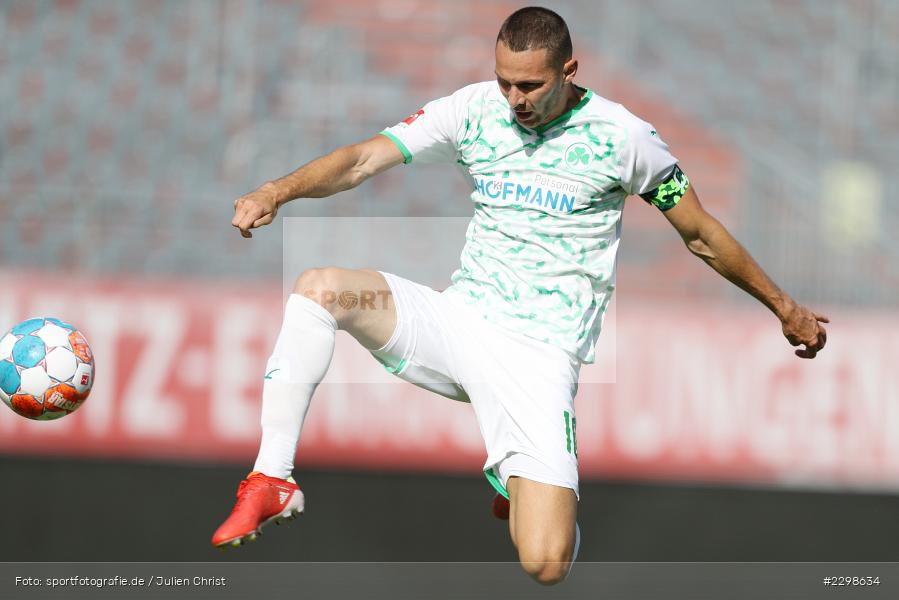 Branimir Hrgota, FLYERALARM Arena, Würzburg, 14.07.2021, DFL, Freundschaftsspiele, sport, action, Fussball, Deutschland, Juli 2021, Saison 2021/2022, SGF, FWK, Bundesliga, 3. Liga, SpVgg Greuther Fürth, FC Würzburger Kickers - Bild-ID: 2298634