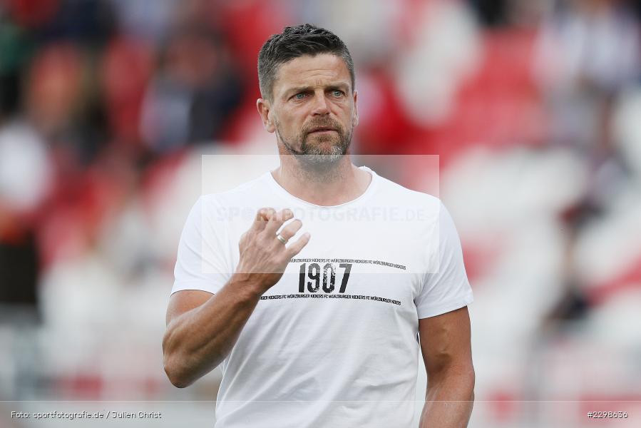 Trainer, Torsten Ziegner, FLYERALARM Arena, Würzburg, 14.07.2021, DFL, Freundschaftsspiele, sport, action, Fussball, Deutschland, Juli 2021, Saison 2021/2022, SGF, FWK, Bundesliga, 3. Liga, SpVgg Greuther Fürth, FC Würzburger Kickers - Bild-ID: 2298636