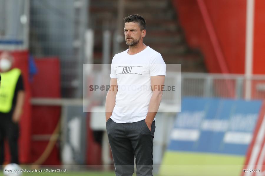 Torsten Ziegner, FLYERALARM Arena, Würzburg, 14.07.2021, DFL, Freundschaftsspiele, sport, action, Fussball, Deutschland, Juli 2021, Saison 2021/2022, SGF, FWK, Bundesliga, 3. Liga, SpVgg Greuther Fürth, FC Würzburger Kickers - Bild-ID: 2298650