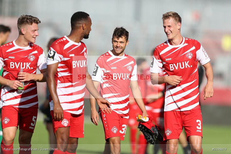 Jubeln, Emotionen, Niklas Hoffmann, FLYERALARM Arena, Würzburg, 14.07.2021, DFL, Freundschaftsspiele, sport, action, Fussball, Deutschland, Juli 2021, Saison 2021/2022, SGF, FWK, Bundesliga, 3. Liga, SpVgg Greuther Fürth, FC Würzburger Kickers - Bild-ID: 2298679