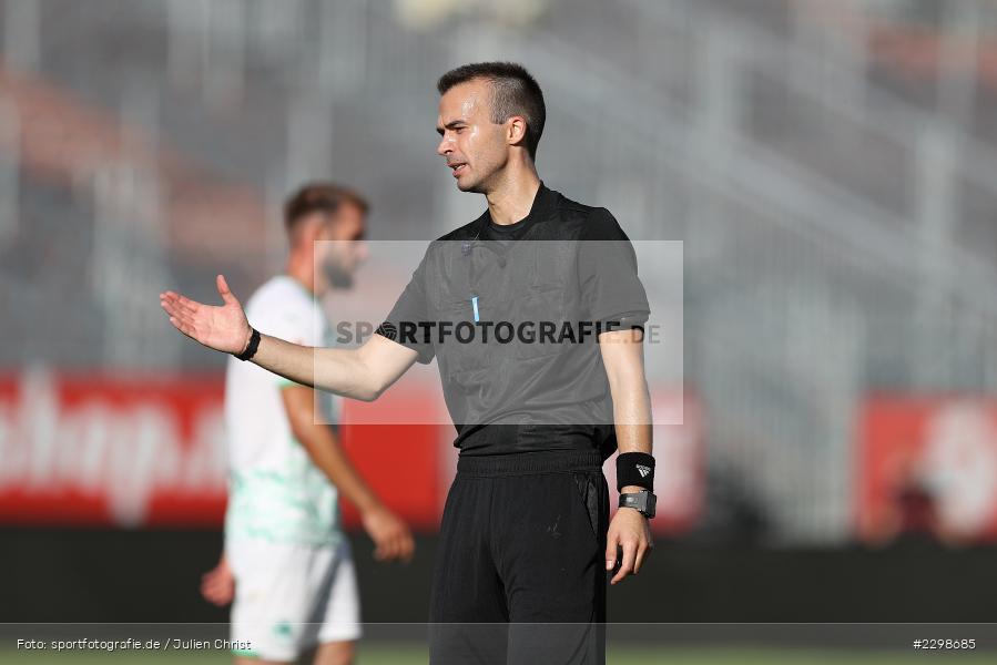 Schiedsrichter, Joshua Herbert, FLYERALARM Arena, Würzburg, 14.07.2021, DFL, Freundschaftsspiele, sport, action, Fussball, Deutschland, Juli 2021, Saison 2021/2022, SGF, FWK, Bundesliga, 3. Liga, SpVgg Greuther Fürth, FC Würzburger Kickers - Bild-ID: 2298685 Schiedsrichter, Joshua Herbert, FLYERALARM Arena, Würzburg, 14.07.2021, DFL, Freundschaftsspiele, sport, action, Fussball, Deutschland, Juli 2021, Saison 2021/2022, SGF, FWK, Bundesliga, 3. Liga, SpVgg Greuther Fürth, FC Würzburger Kickers - Bild-ID: 2298685