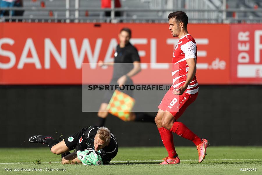 Sascha Burchert, FLYERALARM Arena, Würzburg, 14.07.2021, DFL, Freundschaftsspiele, sport, action, Fussball, Deutschland, Juli 2021, Saison 2021/2022, SGF, FWK, Bundesliga, 3. Liga, SpVgg Greuther Fürth, FC Würzburger Kickers - Bild-ID: 2298690