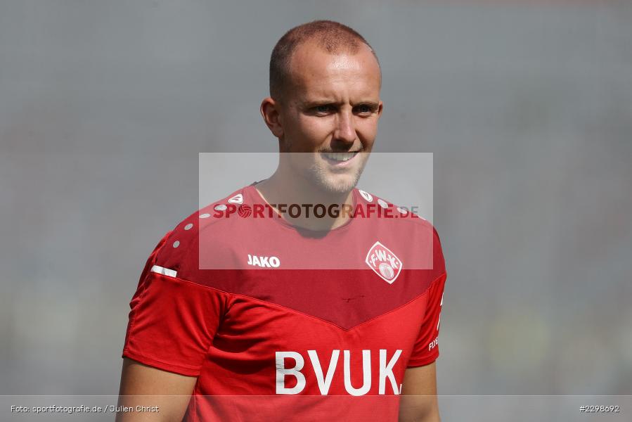 Tobias Kraulich, FLYERALARM Arena, Würzburg, 14.07.2021, DFL, Freundschaftsspiele, sport, action, Fussball, Deutschland, Juli 2021, Saison 2021/2022, SGF, FWK, Bundesliga, 3. Liga, SpVgg Greuther Fürth, FC Würzburger Kickers - Bild-ID: 2298692