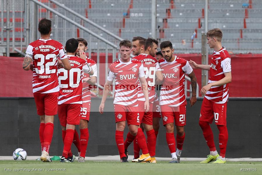 Torjubel, Moritz Heinrich, FLYERALARM Arena, Würzburg, 14.07.2021, DFL, Freundschaftsspiele, sport, action, Fussball, Deutschland, Juli 2021, Saison 2021/2022, SGF, FWK, Bundesliga, 3. Liga, SpVgg Greuther Fürth, FC Würzburger Kickers - Bild-ID: 2298703