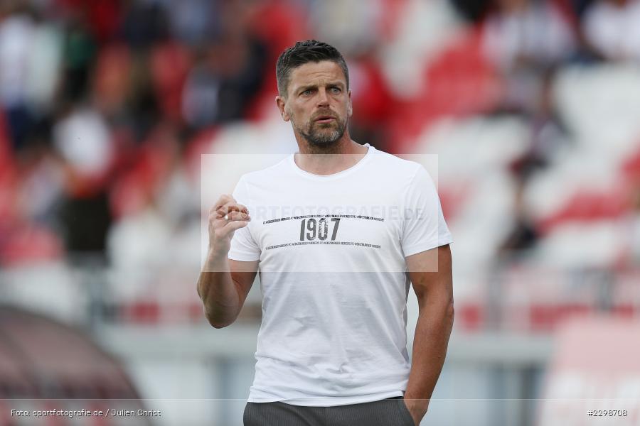 Trainer, Torsten Ziegner, FLYERALARM Arena, Würzburg, 14.07.2021, DFL, Freundschaftsspiele, sport, action, Fussball, Deutschland, Juli 2021, Saison 2021/2022, SGF, FWK, Bundesliga, 3. Liga, SpVgg Greuther Fürth, FC Würzburger Kickers - Bild-ID: 2298708