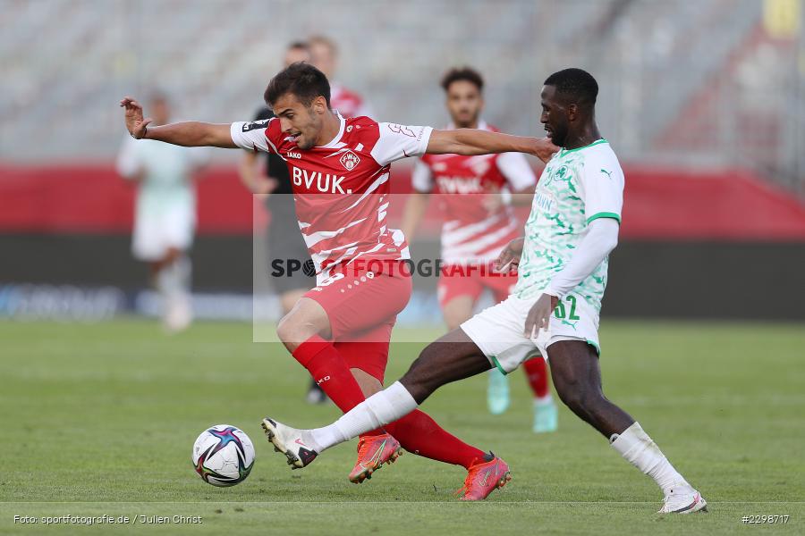 Vladimir Nikolov, FLYERALARM Arena, Würzburg, 14.07.2021, DFL, Freundschaftsspiele, sport, action, Fussball, Deutschland, Juli 2021, Saison 2021/2022, SGF, FWK, Bundesliga, 3. Liga, SpVgg Greuther Fürth, FC Würzburger Kickers - Bild-ID: 2298717