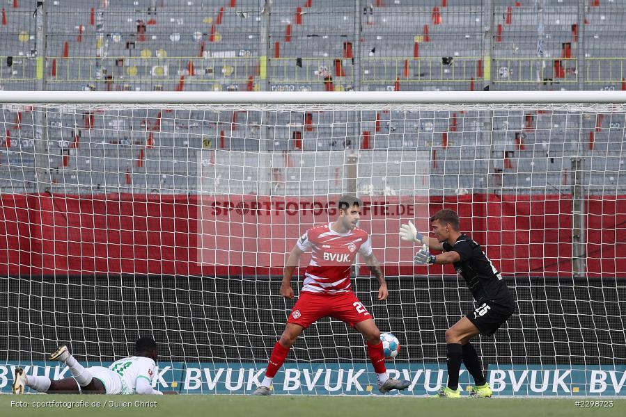 Leon Schaffran, Tor, Moritz Heinrich, FLYERALARM Arena, Würzburg, 14.07.2021, DFL, Freundschaftsspiele, sport, action, Fussball, Deutschland, Juli 2021, Saison 2021/2022, SGF, FWK, Bundesliga, 3. Liga, SpVgg Greuther Fürth, FC Würzburger Kickers - Bild-ID: 2298723 Leon Schaffran, Tor, Moritz Heinrich, FLYERALARM Arena, Würzburg, 14.07.2021, DFL, Freundschaftsspiele, sport, action, Fussball, Deutschland, Juli 2021, Saison 2021/2022, SGF, FWK, Bundesliga, 3. Liga, SpVgg Greuther Fürth, FC Würzburger Kickers - Bild-ID: 2298723