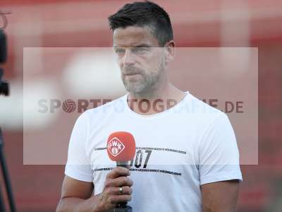 Fotos von FC Würzburger Kickers - SpVgg Greuther Fürth auf sportfotografie.de