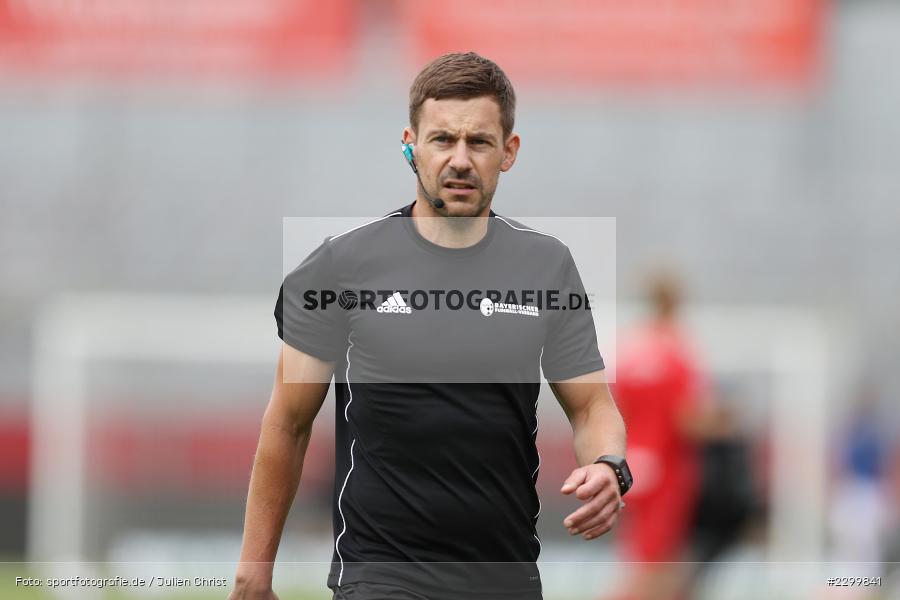 Assistent, Schiedsrichter, Manuel Steigerwald, FLYERALARM Arena, Würzburg, 17.07.2021, DFL, Freundschaftsspiele, sport, action, Fussball, Deutschland, Juli 2021, Saison 2021/2022, FCC, FWK, Regionalliga Nordost, 3. Liga, FC Carl Zeiss Jena, FC Würzburger Kickers - Bild-ID: 2299841