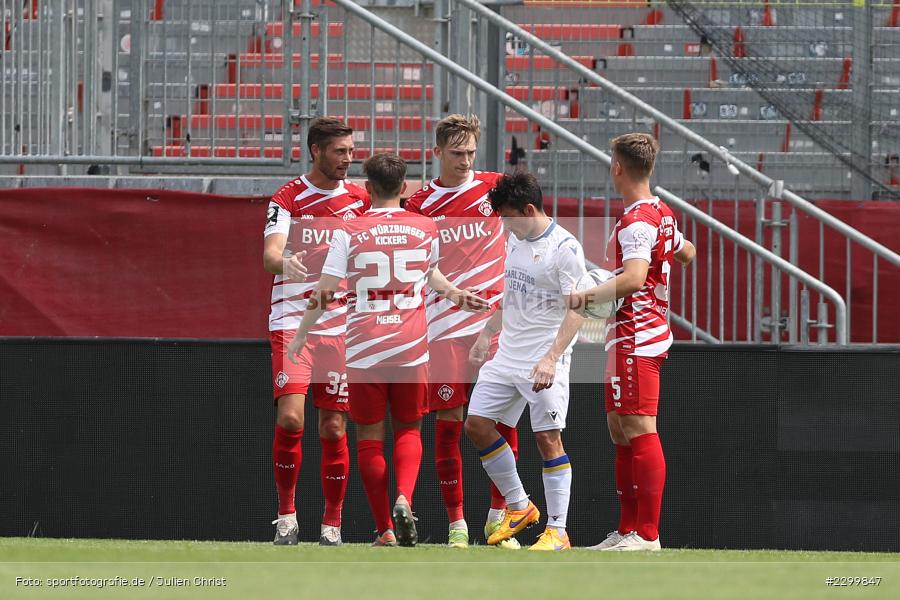 Freude, Torjubel, Maximilian Breunig, FLYERALARM Arena, Würzburg, 17.07.2021, DFL, Freundschaftsspiele, sport, action, Fussball, Deutschland, Juli 2021, Saison 2021/2022, FCC, FWK, Regionalliga Nordost, 3. Liga, FC Carl Zeiss Jena, FC Würzburger Kickers - Bild-ID: 2299847
