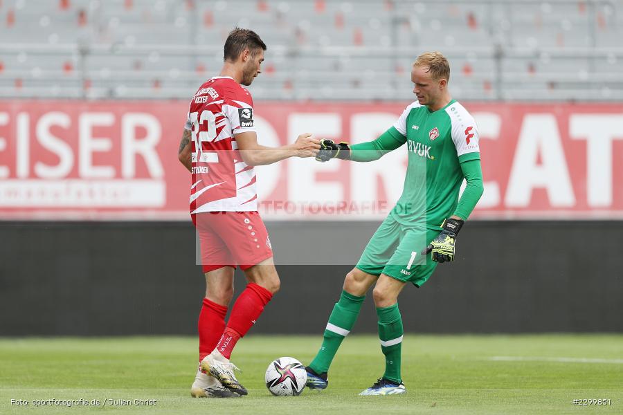 Christian Strohdiek, Hendrik Bonmann, FLYERALARM Arena, Würzburg, 17.07.2021, DFL, Freundschaftsspiele, sport, action, Fussball, Deutschland, Juli 2021, Saison 2021/2022, FCC, FWK, Regionalliga Nordost, 3. Liga, FC Carl Zeiss Jena, FC Würzburger Kickers - Bild-ID: 2299851