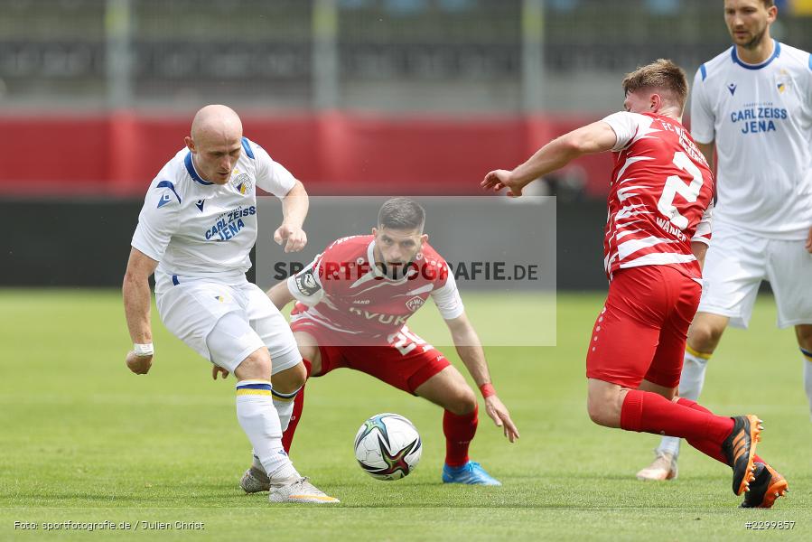 Fanol Perdedaj, Dennis Waidner, Maximilian Krauß, FLYERALARM Arena, Würzburg, 17.07.2021, DFL, Freundschaftsspiele, sport, action, Fussball, Deutschland, Juli 2021, Saison 2021/2022, FCC, FWK, Regionalliga Nordost, 3. Liga, FC Carl Zeiss Jena, FC Würzburger Kickers - Bild-ID: 2299857 Fanol Perdedaj, Dennis Waidner, Maximilian Krauß, FLYERALARM Arena, Würzburg, 17.07.2021, DFL, Freundschaftsspiele, sport, action, Fussball, Deutschland, Juli 2021, Saison 2021/2022, FCC, FWK, Regionalliga Nordost, 3. Liga, FC Carl Zeiss Jena, FC Würzburger Kickers - Bild-ID: 2299857