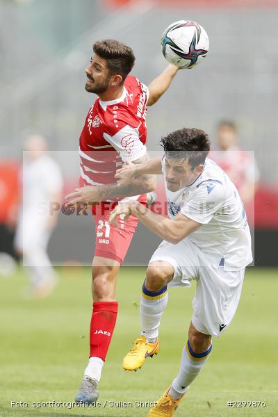Lucas Stauffer, Moritz Heinrich, FLYERALARM Arena, Würzburg, 17.07.2021, DFL, Freundschaftsspiele, sport, action, Fussball, Deutschland, Juli 2021, Saison 2021/2022, FCC, FWK, Regionalliga Nordost, 3. Liga, FC Carl Zeiss Jena, FC Würzburger Kickers - Bild-ID: 2299876