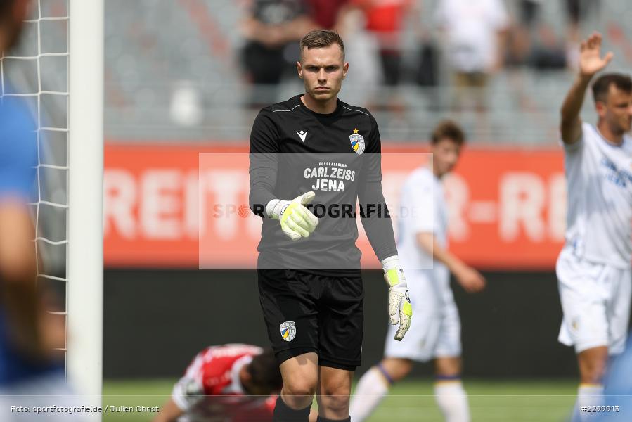 Torwart, Tom Müller, FLYERALARM Arena, Würzburg, 17.07.2021, DFL, Freundschaftsspiele, sport, action, Fussball, Deutschland, Juli 2021, Saison 2021/2022, FCC, FWK, Regionalliga Nordost, 3. Liga, FC Carl Zeiss Jena, FC Würzburger Kickers - Bild-ID: 2299913 Torwart, Tom Müller, FLYERALARM Arena, Würzburg, 17.07.2021, DFL, Freundschaftsspiele, sport, action, Fussball, Deutschland, Juli 2021, Saison 2021/2022, FCC, FWK, Regionalliga Nordost, 3. Liga, FC Carl Zeiss Jena, FC Würzburger Kickers - Bild-ID: 2299913
