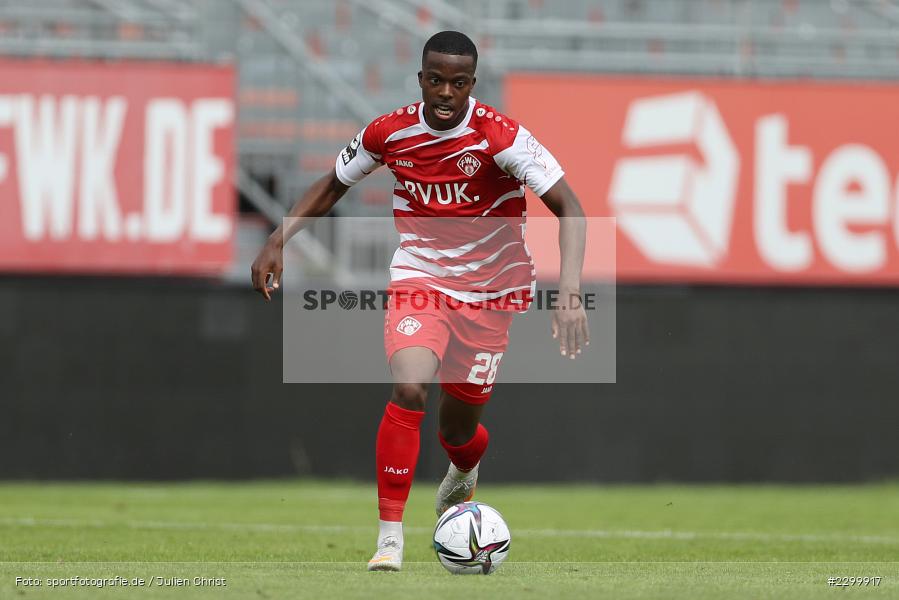 Ryan-Segon Adigo, FLYERALARM Arena, Würzburg, 17.07.2021, DFL, Freundschaftsspiele, sport, action, Fussball, Deutschland, Juli 2021, Saison 2021/2022, FCC, FWK, Regionalliga Nordost, 3. Liga, FC Carl Zeiss Jena, FC Würzburger Kickers - Bild-ID: 2299917 Ryan-Segon Adigo, FLYERALARM Arena, Würzburg, 17.07.2021, DFL, Freundschaftsspiele, sport, action, Fussball, Deutschland, Juli 2021, Saison 2021/2022, FCC, FWK, Regionalliga Nordost, 3. Liga, FC Carl Zeiss Jena, FC Würzburger Kickers - Bild-ID: 2299917
