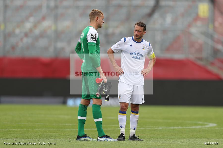 Dialog, Hendrik Bonmann, FLYERALARM Arena, Würzburg, 17.07.2021, DFL, Freundschaftsspiele, sport, action, Fussball, Deutschland, Juli 2021, Saison 2021/2022, FCC, FWK, Regionalliga Nordost, 3. Liga, FC Carl Zeiss Jena, FC Würzburger Kickers - Bild-ID: 2299938