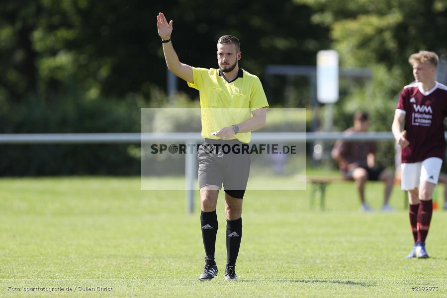 Hände, Arme, gestikuliert, Schiedsrichter, Sven Koch, Sportplatz, Gössenheim, 18.07.2021, Freundschaftsspiele, sport, action, Fussball, Deutschland, Juli 2021, Saison 2021/2022, TSV Partenstein, FC Gössenheim - Bild-ID: 2299973 Hände, Arme, gestikuliert, Schiedsrichter, Sven Koch, Sportplatz, Gössenheim, 18.07.2021, Freundschaftsspiele, sport, action, Fussball, Deutschland, Juli 2021, Saison 2021/2022, TSV Partenstein, FC Gössenheim - Bild-ID: 2299973