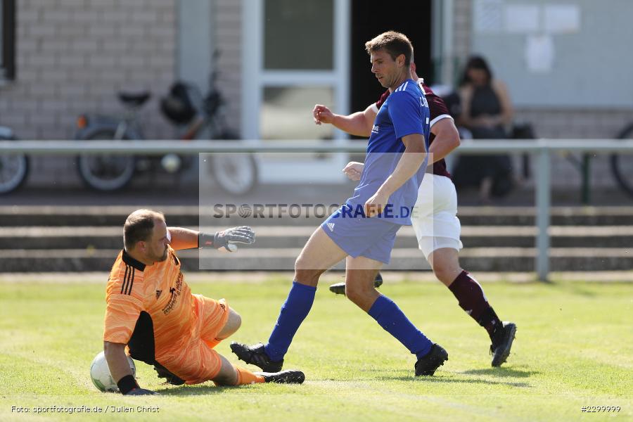 Philipp Kiesel, Benedikt Schlereth, Fabian Brand, Sportplatz, Gössenheim, 18.07.2021, Freundschaftsspiele, sport, action, Fussball, Deutschland, Juli 2021, Saison 2021/2022, TSV Partenstein, FC Gössenheim - Bild-ID: 2299999