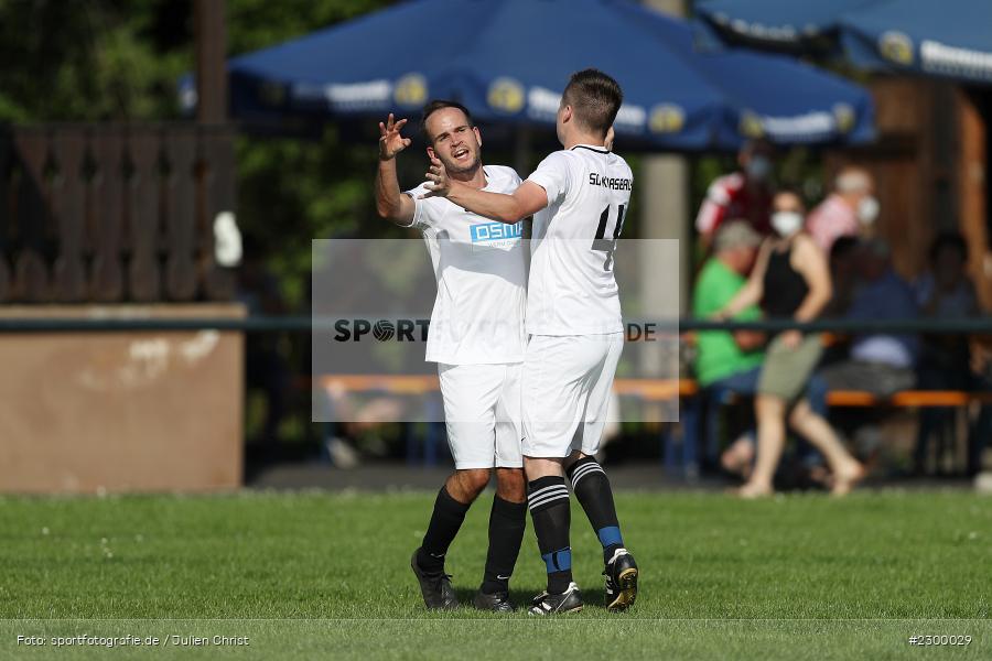 Jonas Göbel, Torjubel, William Vielwerth, Sportplatz, Karsbach, 18.07.2021, Freundschaftsspiele, sport, action, Fussball, Deutschland, Juli 2021, Saison 2021/2022, FV Mittelsinn/Obersinn, FC Karsbach - Bild-ID: 2300029
