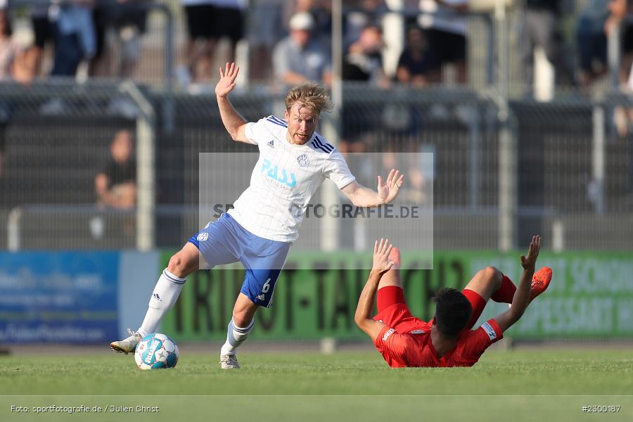 Moritz Sassmann, Roberto Desch, Stadion am Schoenbusch, Aschaffenburg, 23.07.2021, BFV, sport, action, Fussball, Deutschland, Juli 2021, Saison 2021/2022, TSV, SVA, Regionalliga Bayern, TSV Buchbach, SV Viktoria Aschaffenburg - Bild-ID: 2300187