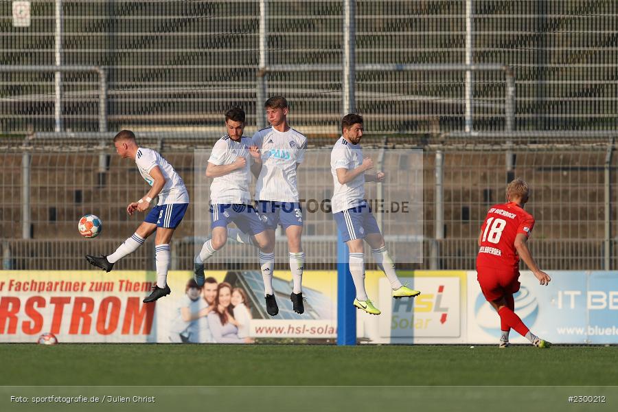 Benjamin Baier, Niklas Borger, Nick Förster, Freistoß, Jonas Wieselsberger, Stadion am Schoenbusch, Aschaffenburg, 23.07.2021, BFV, sport, action, Fussball, Deutschland, Juli 2021, Saison 2021/2022, TSV, SVA, Regionalliga Bayern, TSV Buchbach, SV Viktoria Aschaffenburg - Bild-ID: 2300212 Benjamin Baier, Niklas Borger, Nick Förster, Freistoß, Jonas Wieselsberger, Stadion am Schoenbusch, Aschaffenburg, 23.07.2021, BFV, sport, action, Fussball, Deutschland, Juli 2021, Saison 2021/2022, TSV, SVA, Regionalliga Bayern, TSV Buchbach, SV Viktoria Aschaffenburg - Bild-ID: 2300212